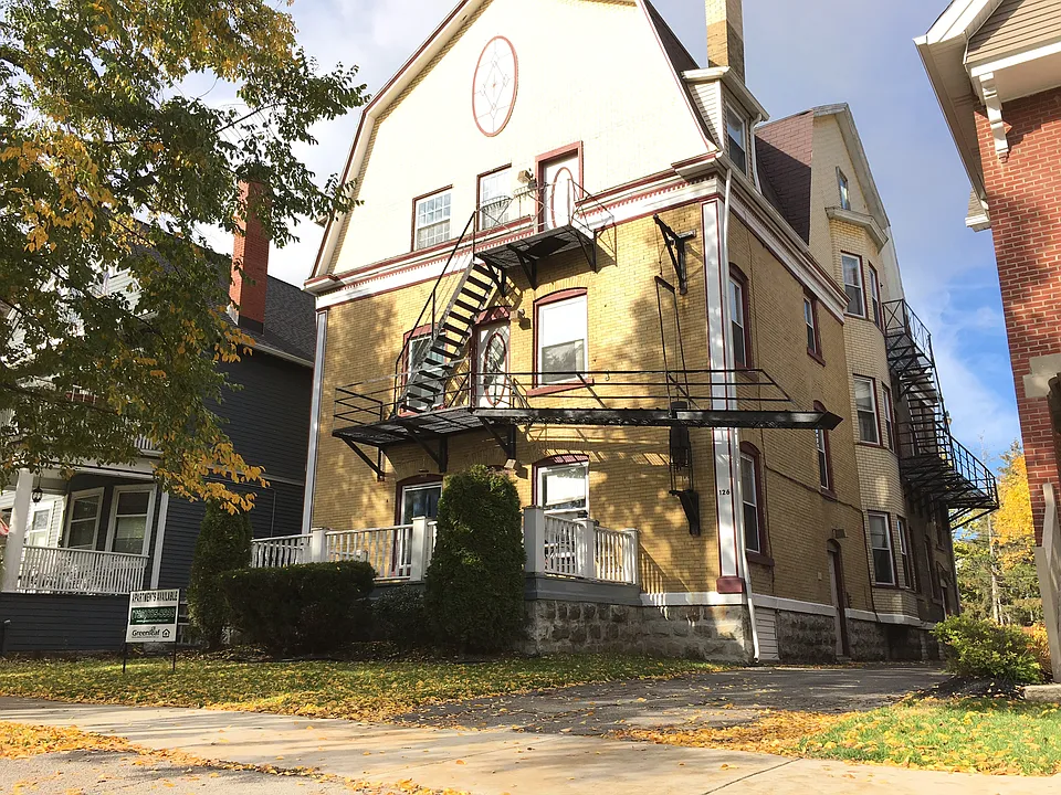 126 Bidwell Pkwy #1