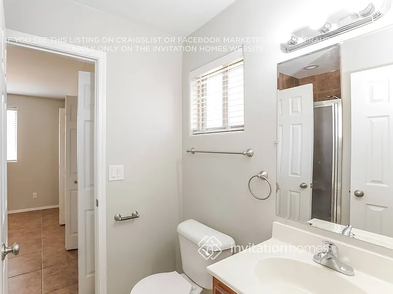 401 E Fremont Dr — Photo 13