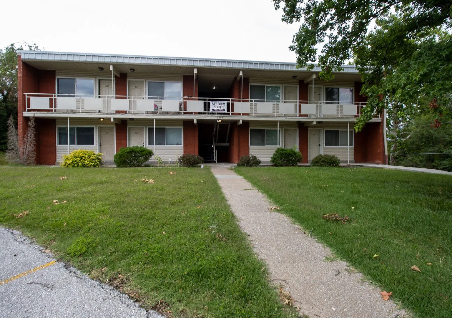 2207 Stadium North Apartments — Photo 1