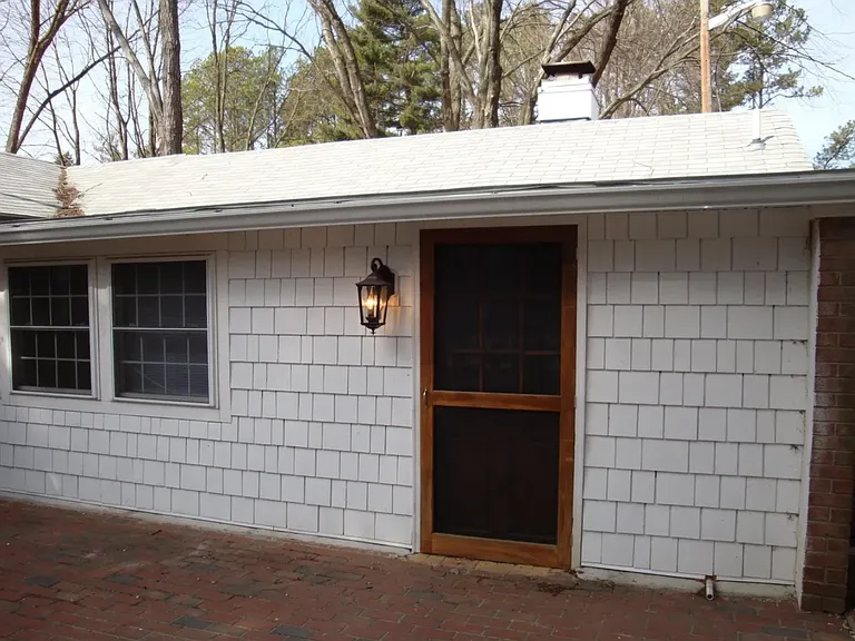 4013 Graceland Ln — Photo 1