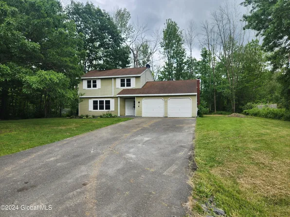 29 Cedarwood Drive, Ballston Lake, NY 12019
