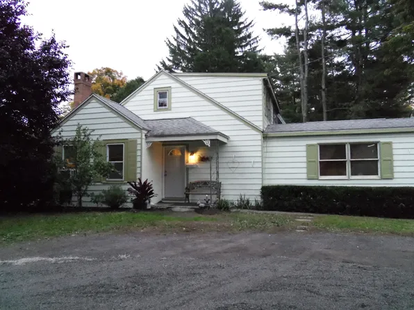 208 Avenue E, Matamoras, PA 18336