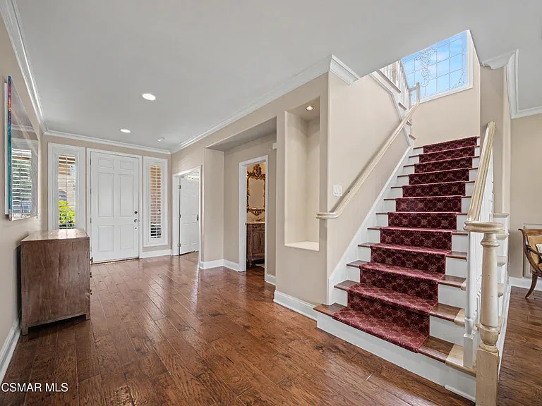 520 Ravensbury St — Photo 22