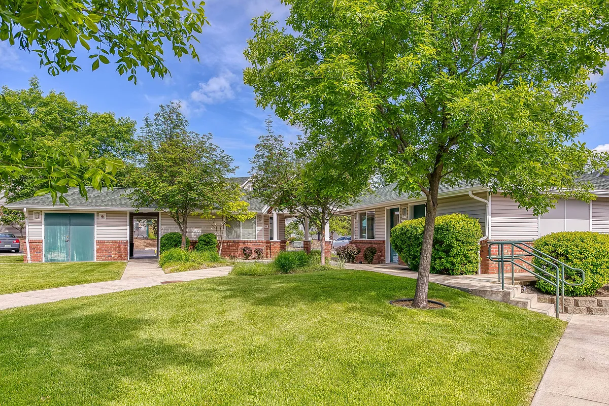 Building Photo - Pine Ridge Apartments