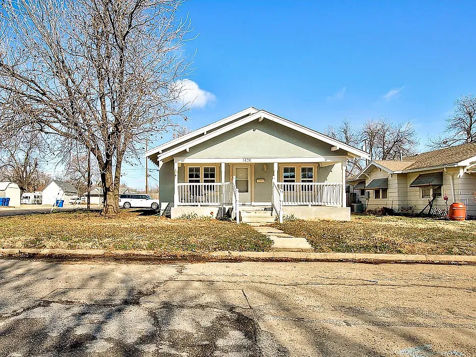 3 bed, 1440 sqft, $1,300 — Photo 2