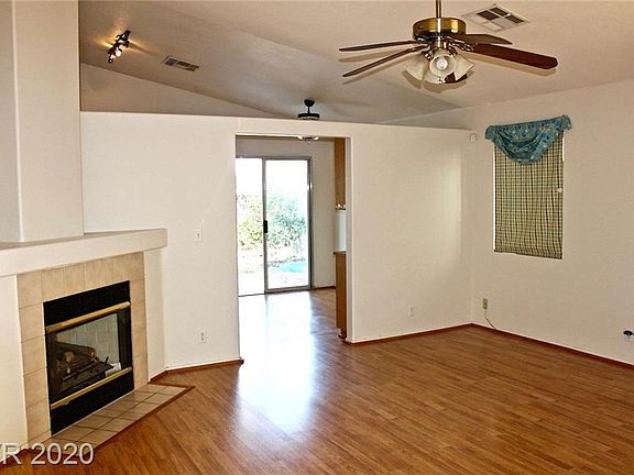 2nd image of 8424 W Gilmore Ave