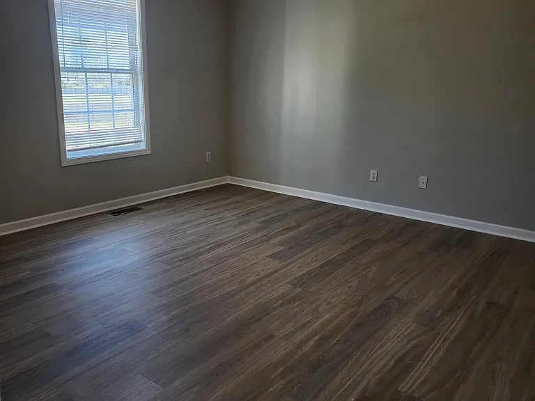 143 W Gate Dr — Photo 4