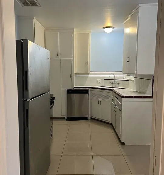 10503 Missouri Ave — Photo 4