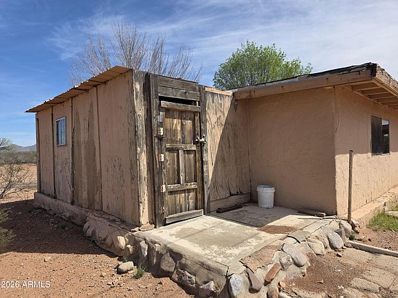 3rd image of 1733 N GUNSMOKE Avenue