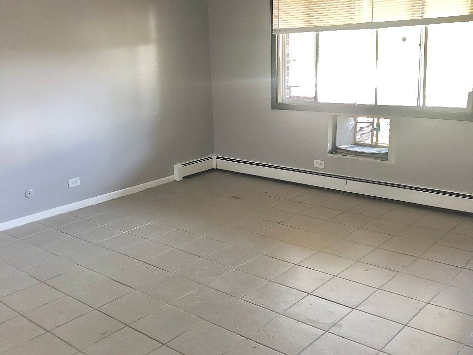 2nd image of 2040 N Pine St APT 17