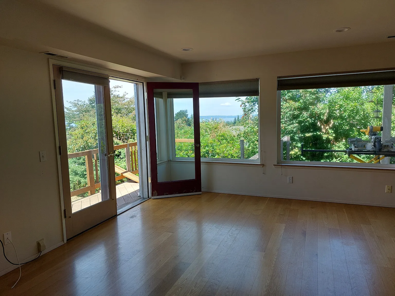 3 bed, $2,995 — Photo 3
