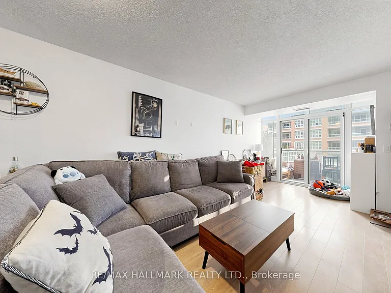 85 E Liberty St #812 — Photo 2