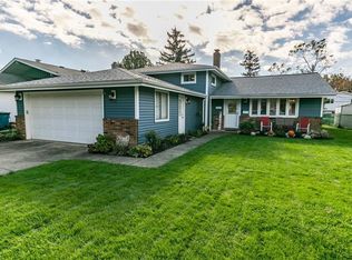 24717 Arlington Ln, North Olmsted, OH 44070