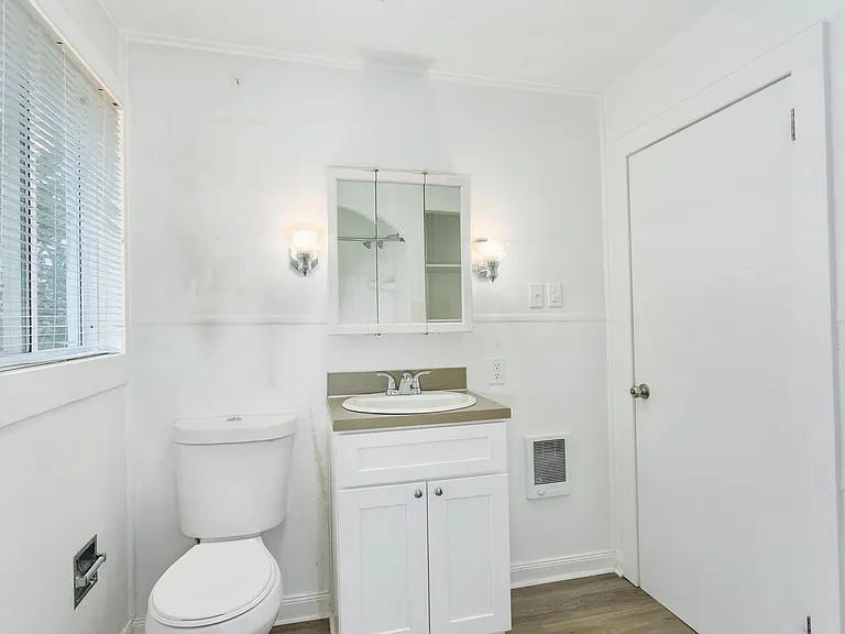 2125 S Adams St — Photo 26