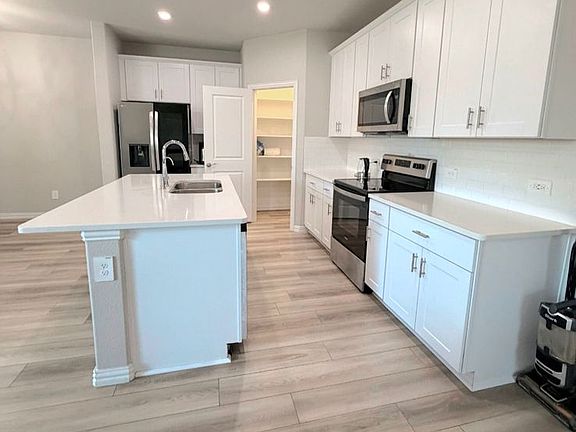 4th image of 3313 Sedge Grass Dr