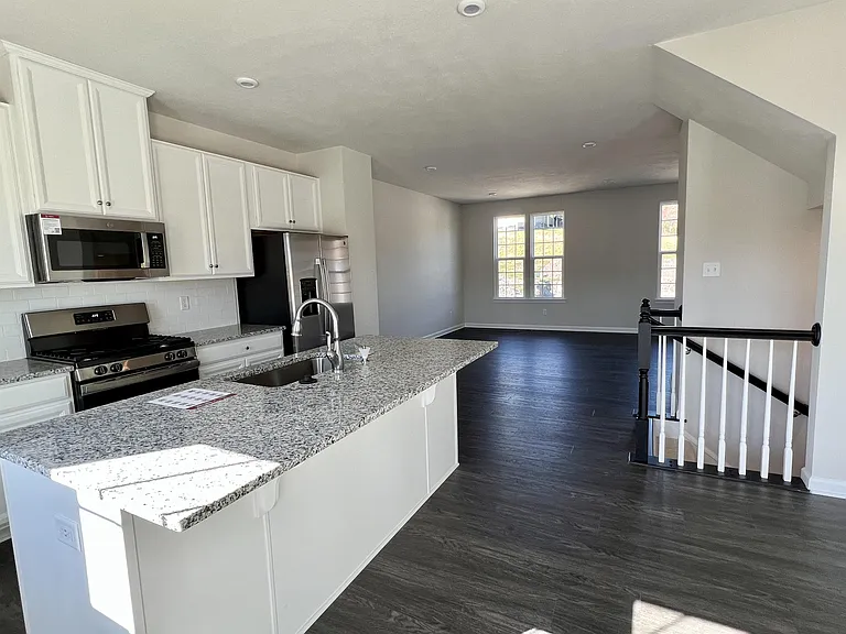 67 Hewstone Ct — Photo 8