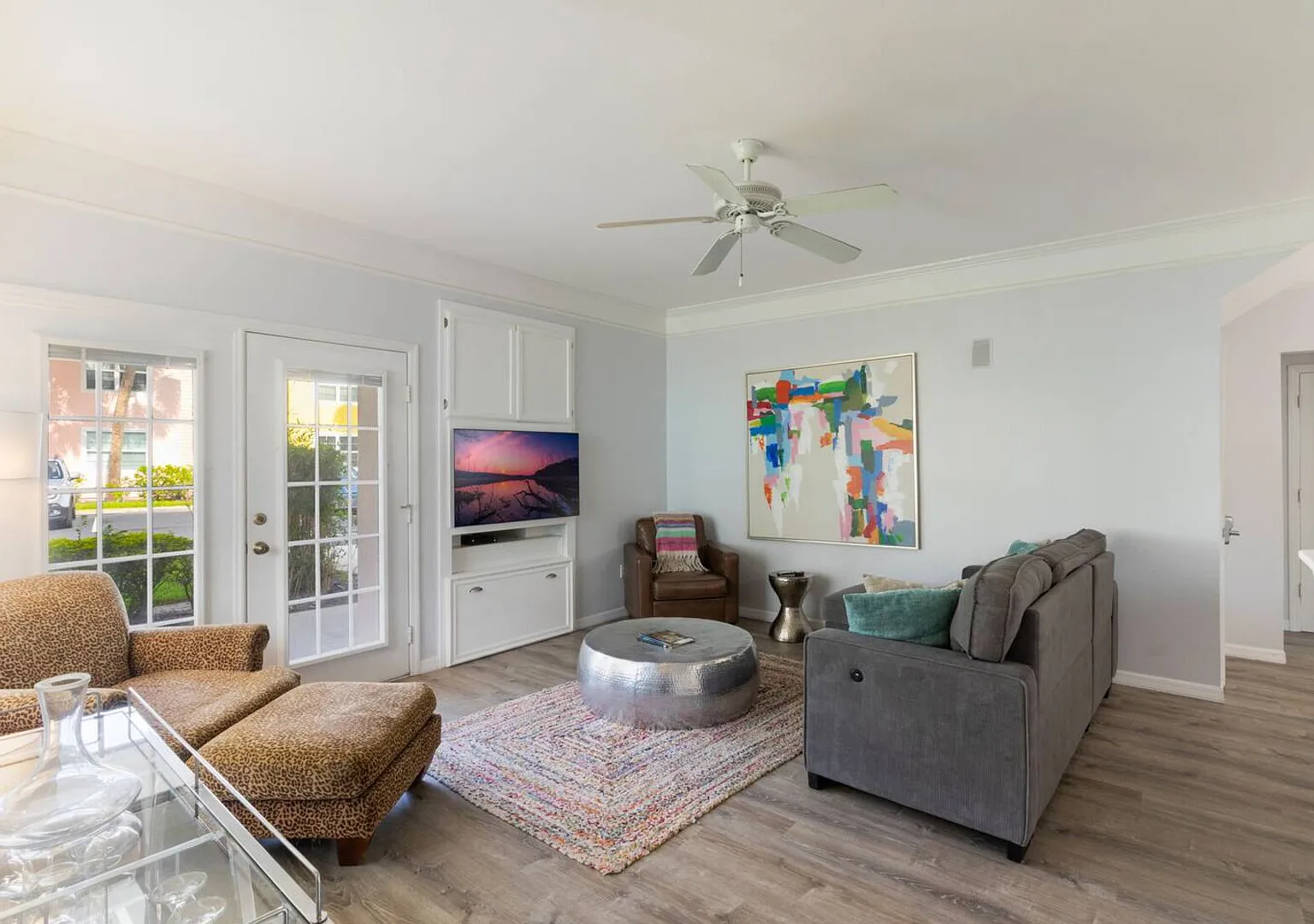 Relaxing Oasis - Safe, Stylish & Convenient — Photo 3