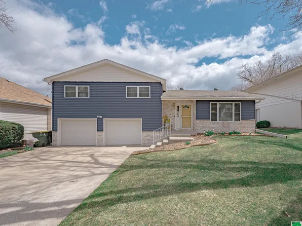 3328 Pawnee Pl, Sioux City, IA 51104
