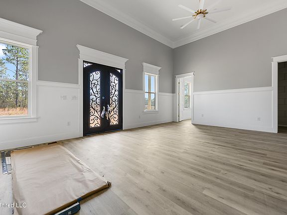 3rd image of 10893 Georgian Way