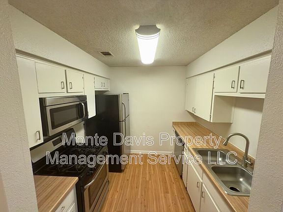 2nd image of 115 Waller St #A