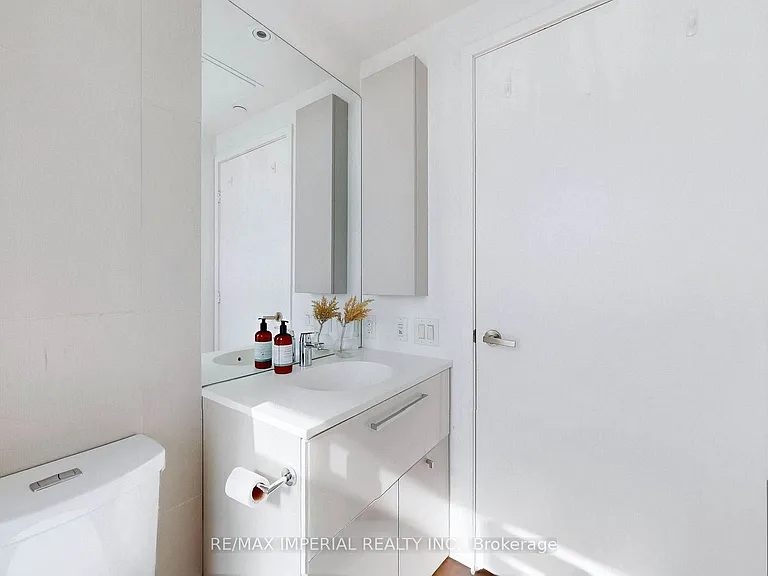 15 Grenville St #2803 — Photo 20