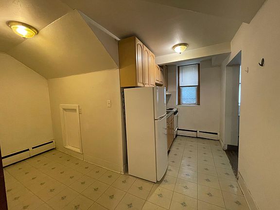 4th image of 198 Saint Paul St #B