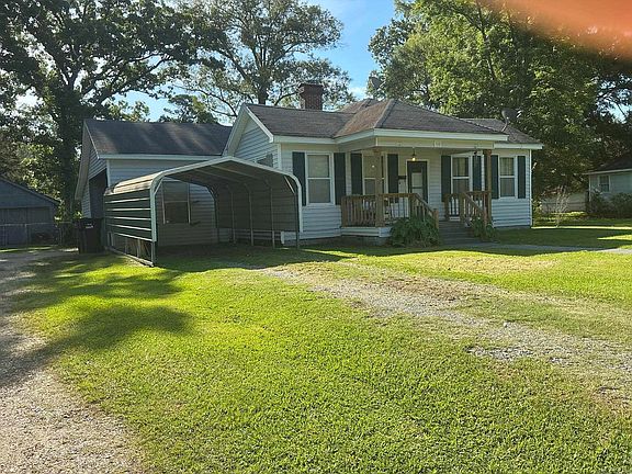 2nd image of 905 Oak St