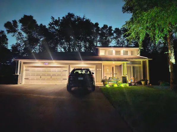 904 W 155th St, Burnsville, MN 55306