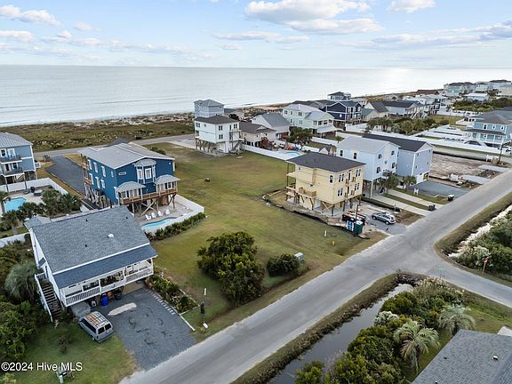 2nd image of 5213 E Pelican Drive