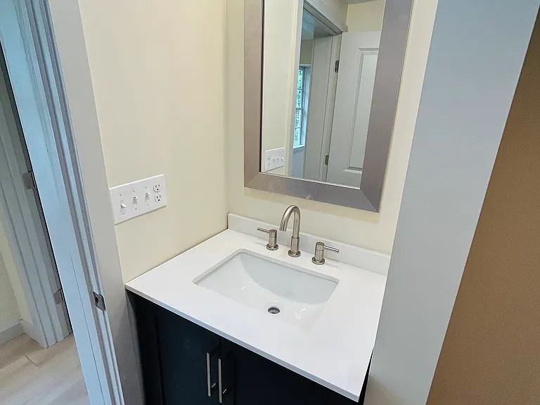 50 King St #3 — Photo 12