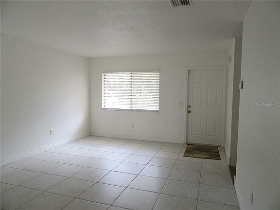 5th image of 18448 Morrisson Ave