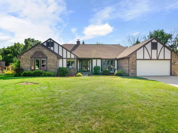 1421 Harbor Springs Cir, Green Bay, WI 54311