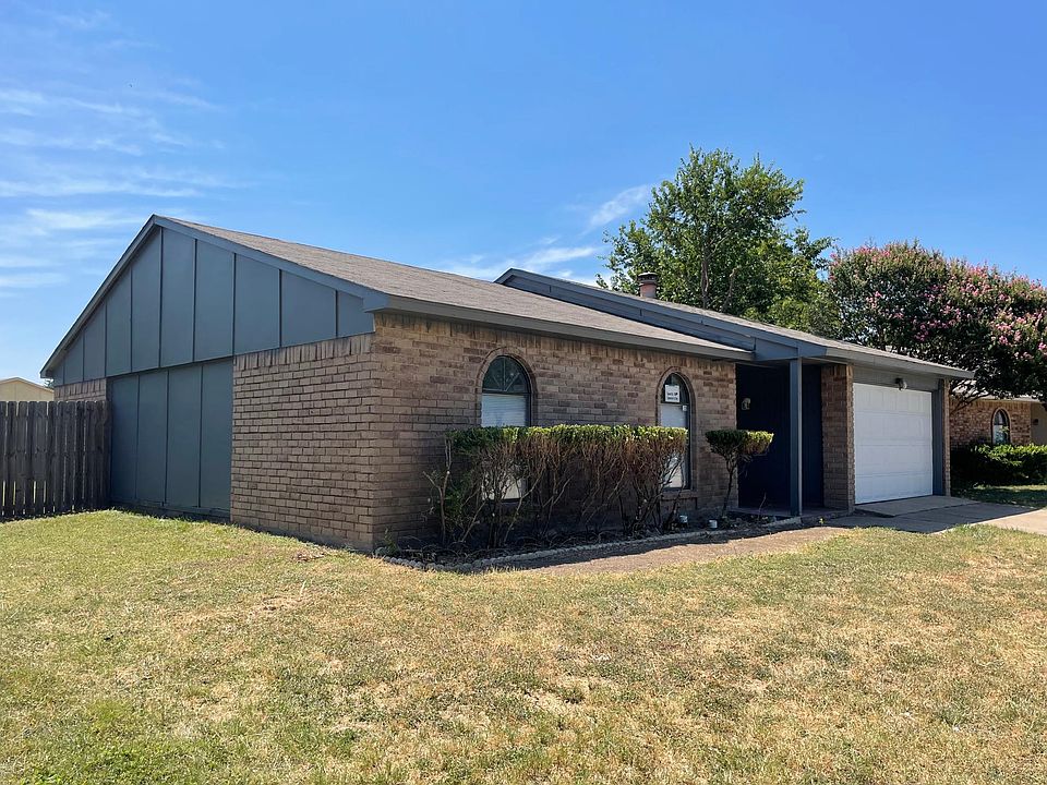 1st image of 9915 Deer Hollow Dr