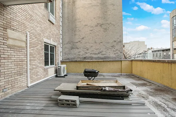 Rented by Compass | media 13