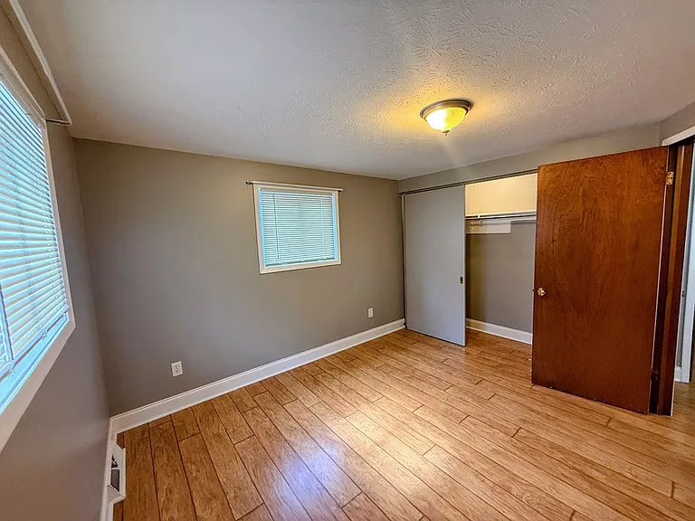 1029 Orchard Ave NE — Photo 9