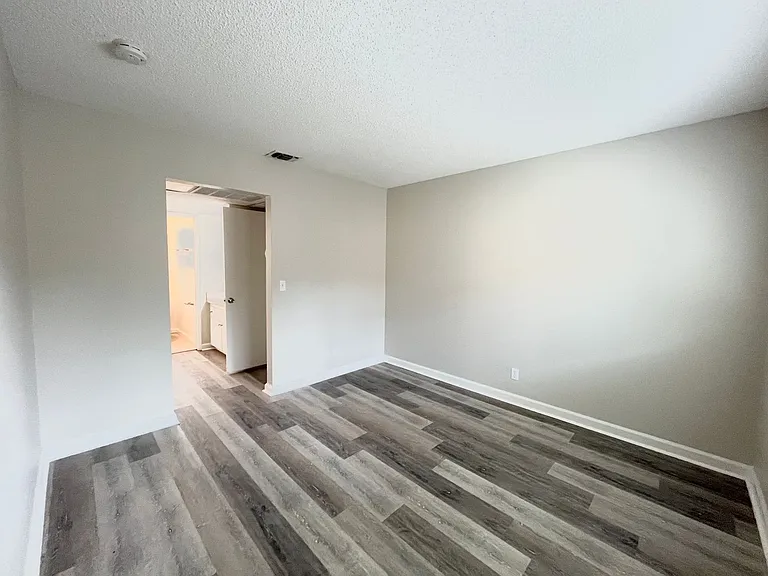 1711 Q Street — Photo 6