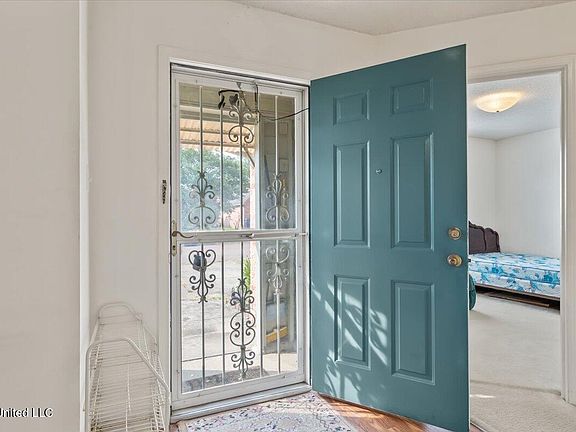 5th image of 5677 Kaitlyn Dr W