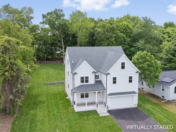 113 Warwick Ave, Waltham, MA 02452