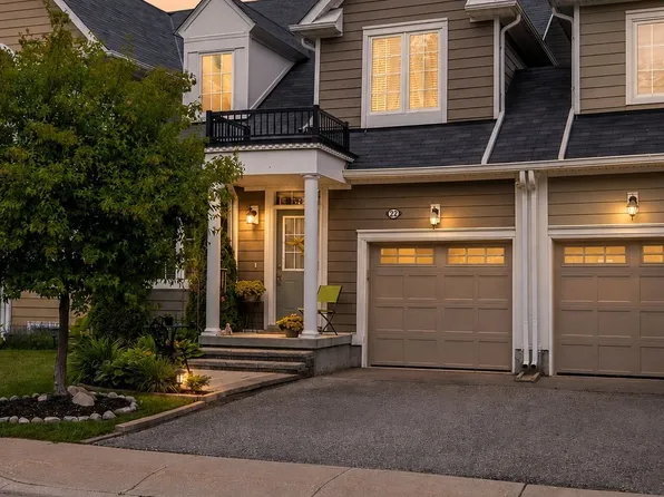 22 Berkshire Ave, Wasaga Beach, ON L9Z 0G3