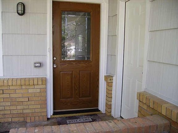 2nd image of 2112 Huntington Dr