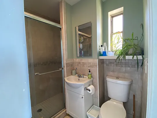 Rented by Realty Collective | media 34