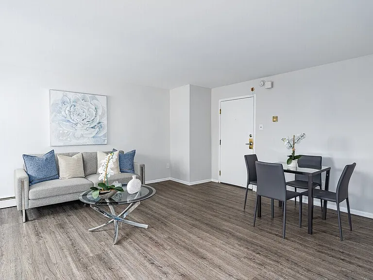 631 W Fisher Ave #B-8 — Photo 2