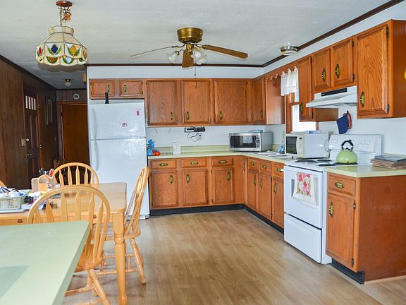 4th image of 399 Church Hill Road