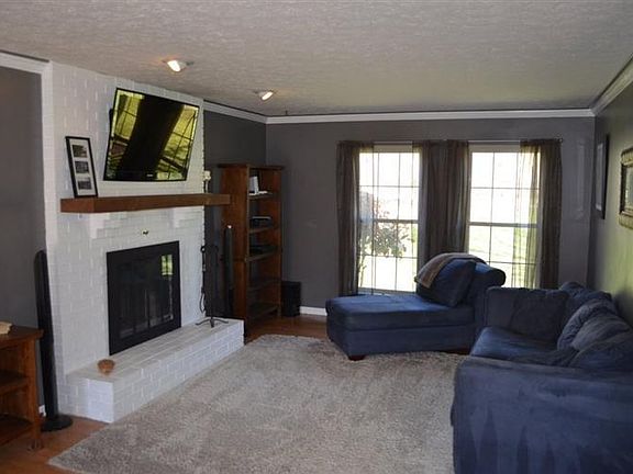 2nd image of 6221 Twinwillow Ln