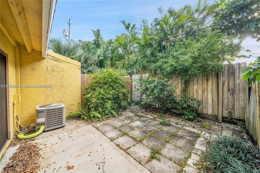 120 SE 12th Ave #120, photo 2
