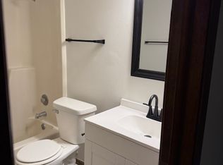245 S 48th St #1, Lincoln, NE 68510