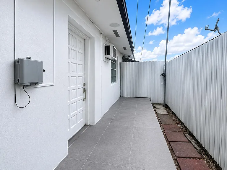 2152 SW 72nd Ave #A — Photo 9