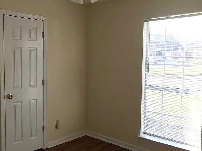 4558 Kings Grant Dr — Photo 9