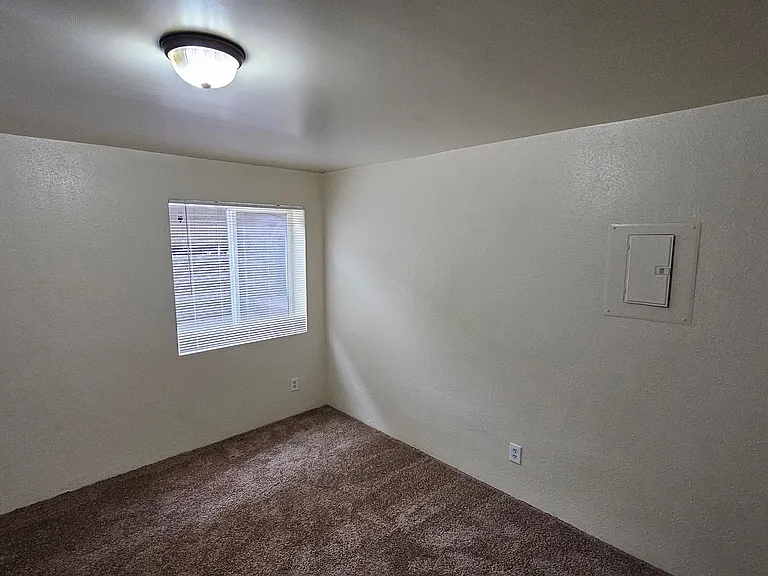 Birchwood Apartments — Photo 7