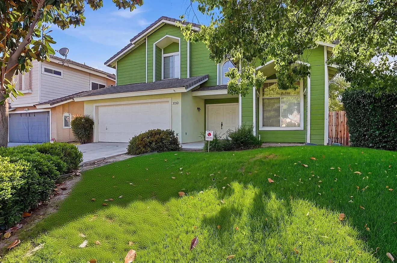 3 bed, 2.5 bath, 1667 sqft, $2,450 — Photo 1